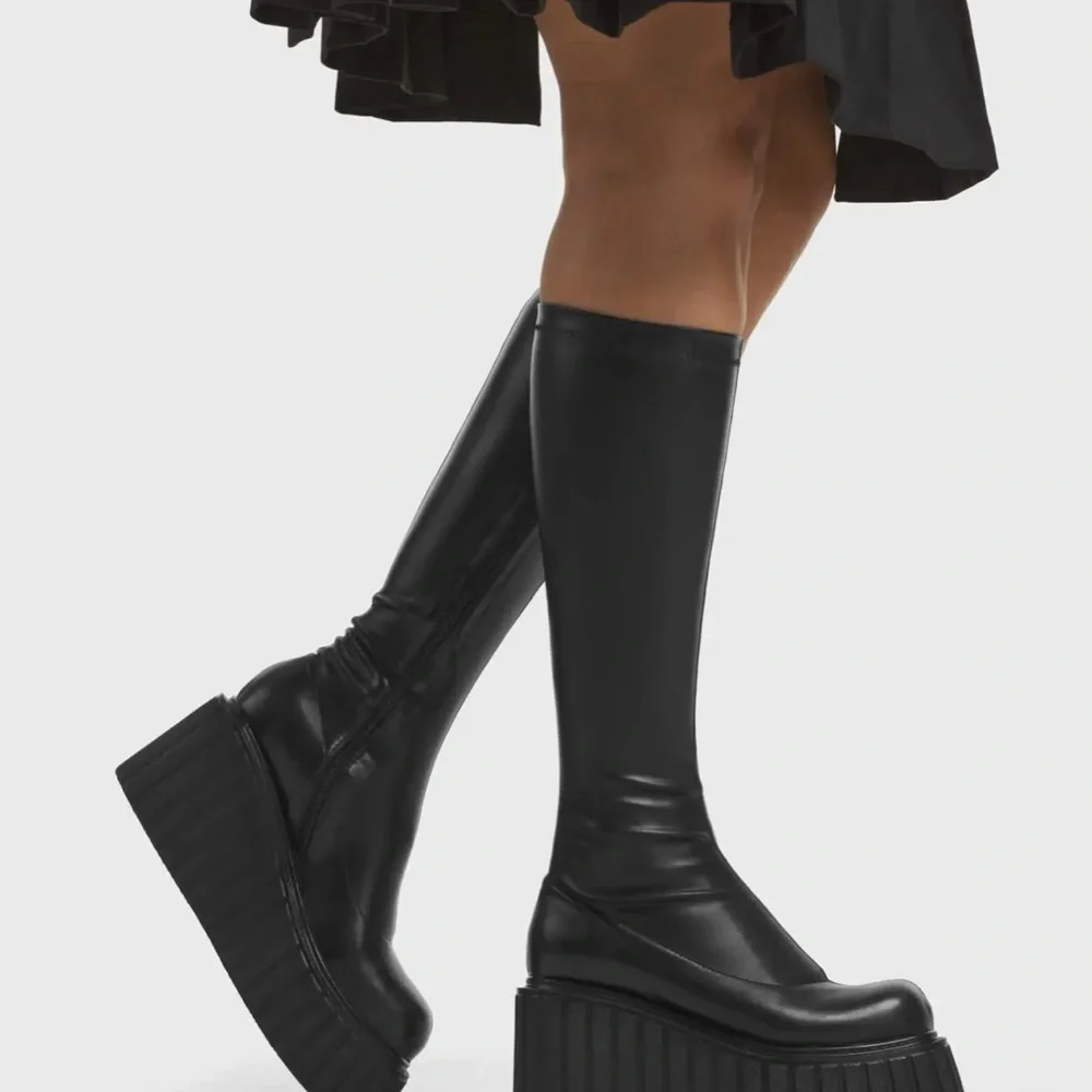LaModa PILLOW TALK SUPER STRETCH CHUNKY CREEPER PLATFORM KNEE HIGH BOOTS - Picture 2 of 6